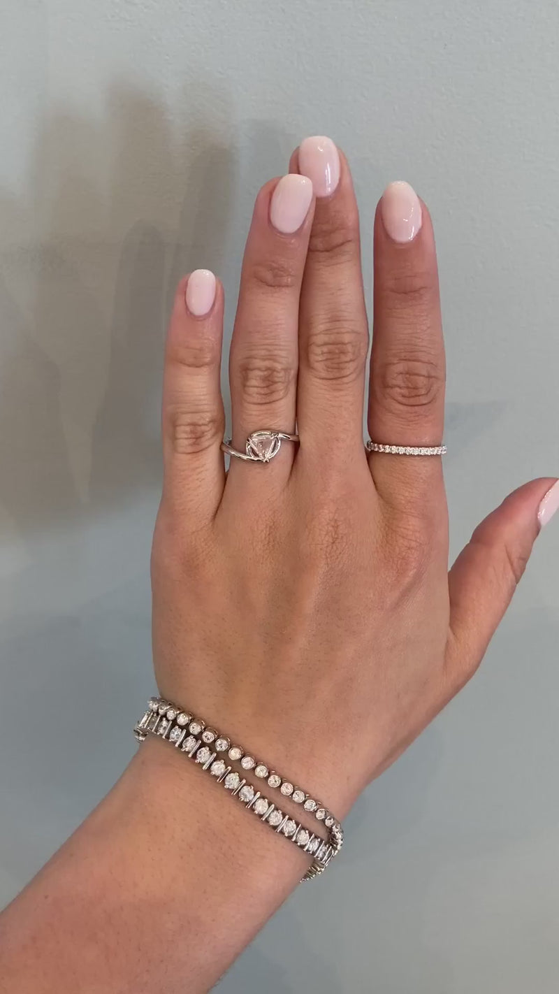 caption:Shown with 1ct diamond in platinum