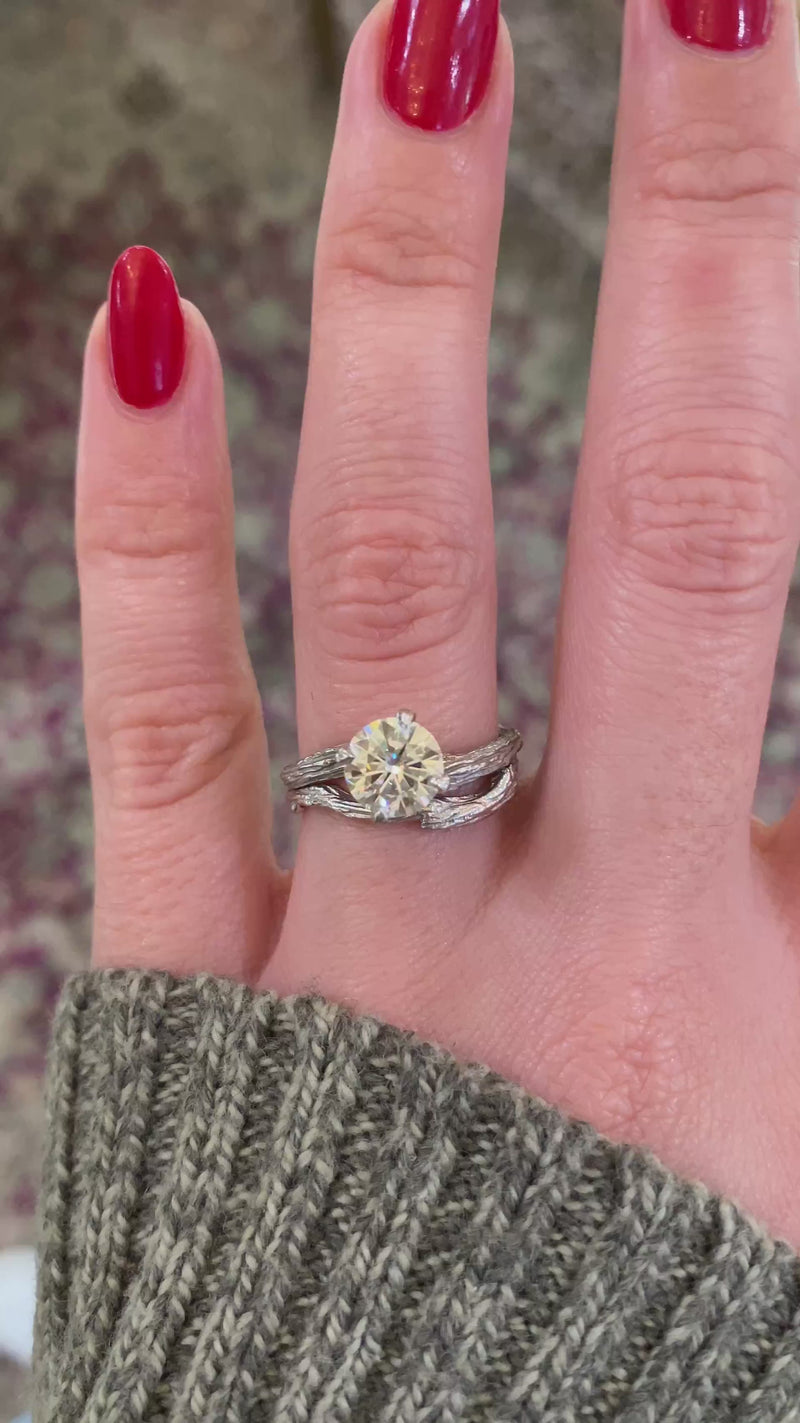 caption:Paired with Laurel in platinum