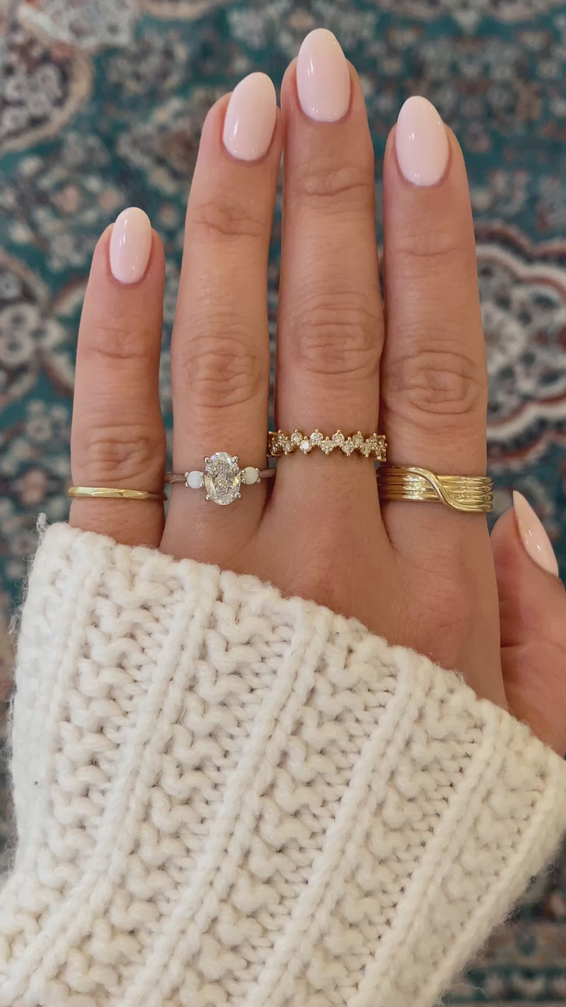 caption:Shown with 1ct oval diamond in platinum