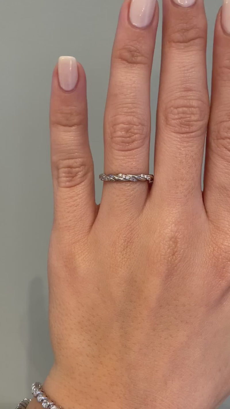 caption:Shown in platinum with diamonds on every other rope