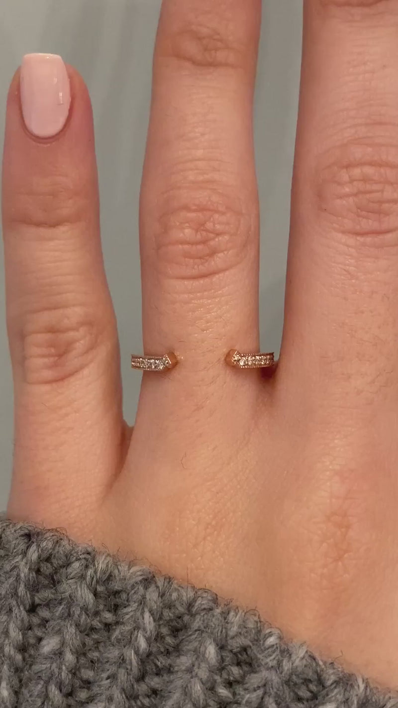 caption:Shown in 14k rose gold