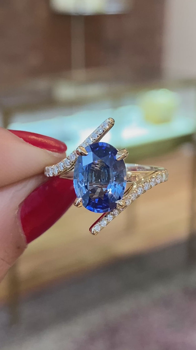 caption:Shown with 2.7ct oval sapphire in 14k yellow gold