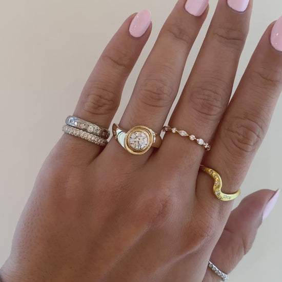 caption:Shown with 1ct round cut in 14k yellow gold 