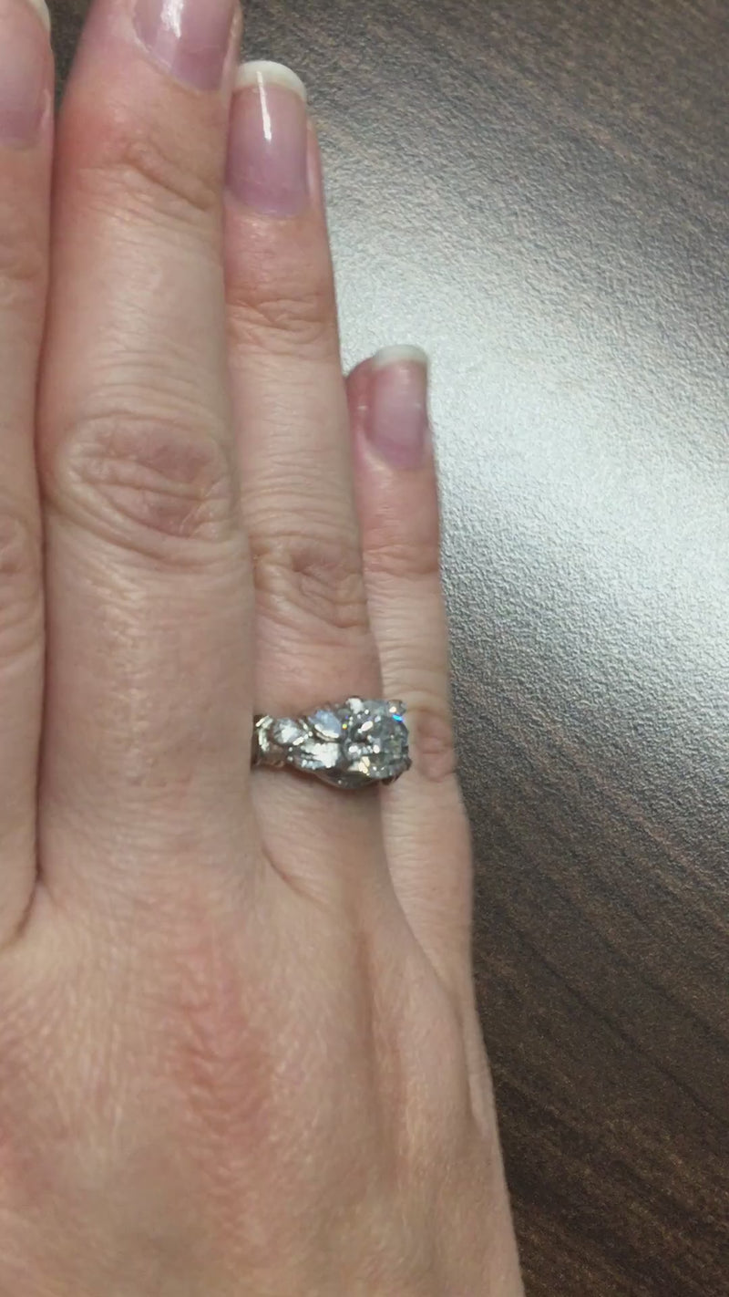 caption:Shown with round diamond in platinum