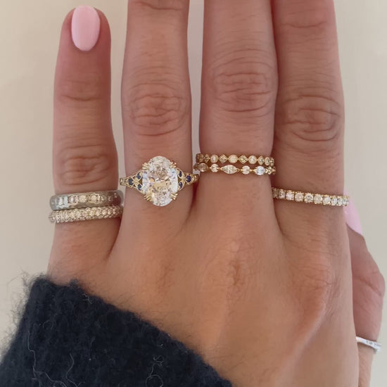 caption:Shown with 2.6ct oval in 14k yellow gold 