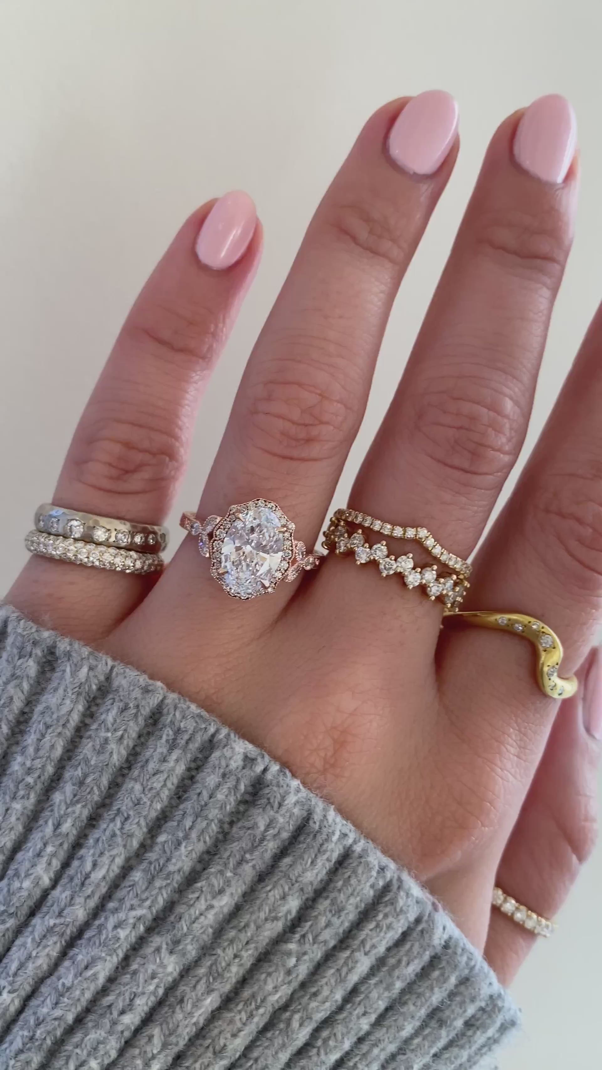 caption:Shown with 2ct oval in 14k rose gold 