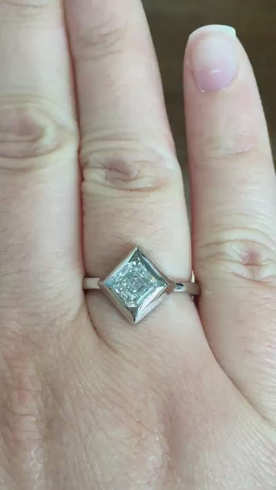 caption:Shown in 14k white gold