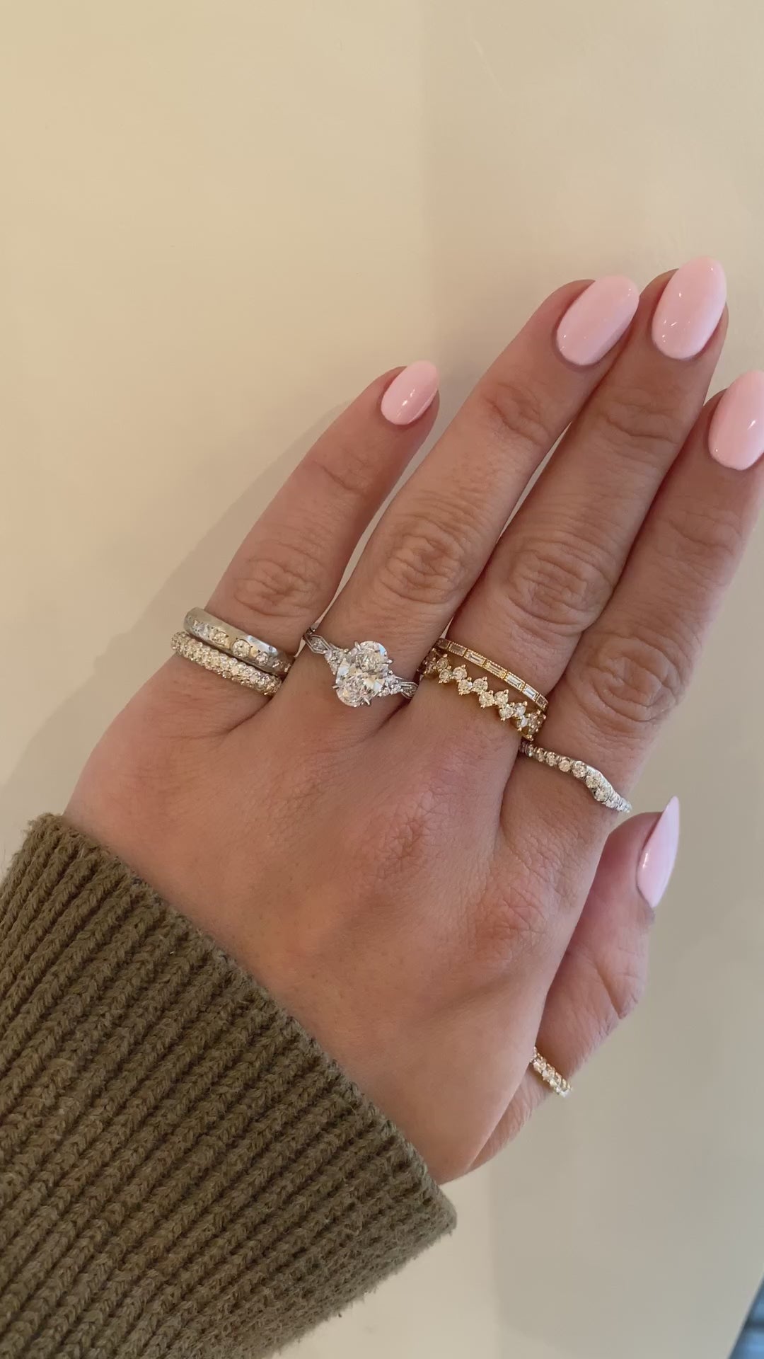 caption:Shown with 1.55ct oval in platinum