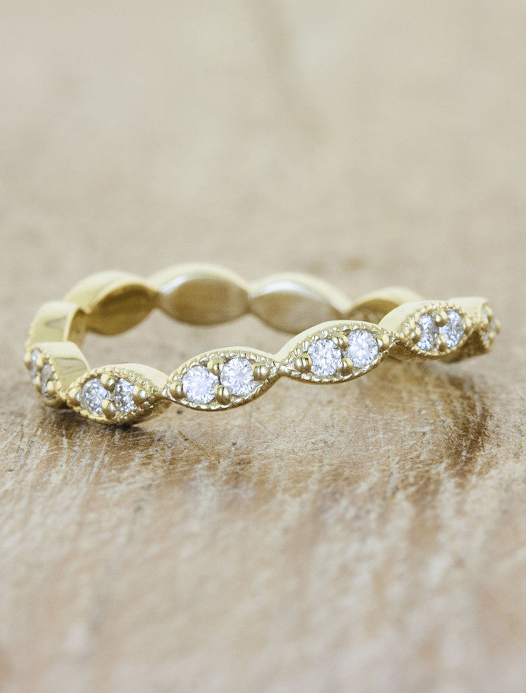 caption:Natali-Curved wedding band