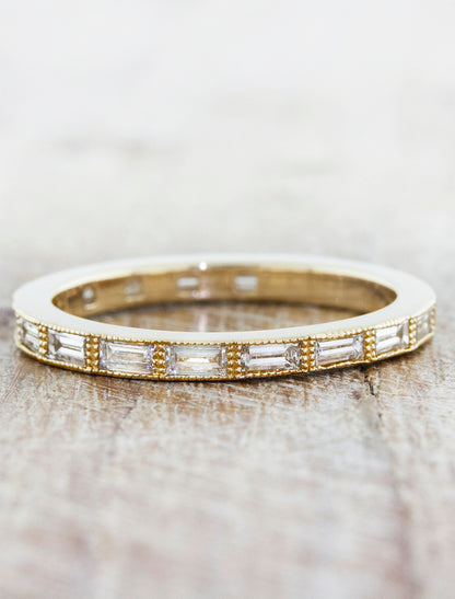 caption:Iva 1.6mm wedding band