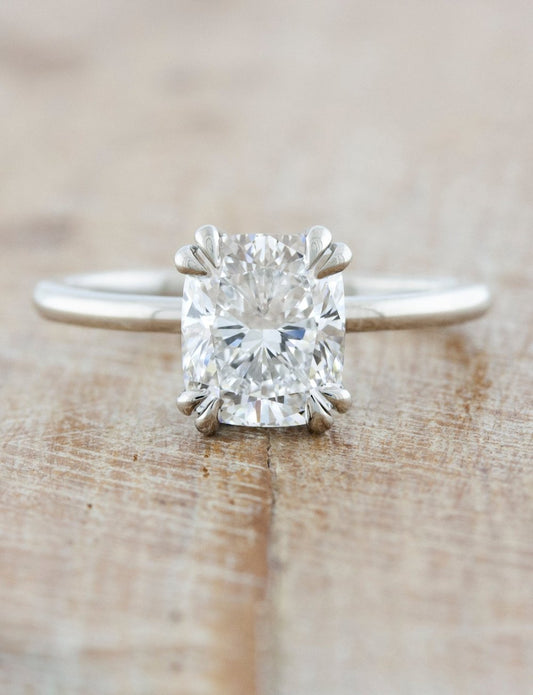 caption:Shown with a 1.50ct diamond in platinum