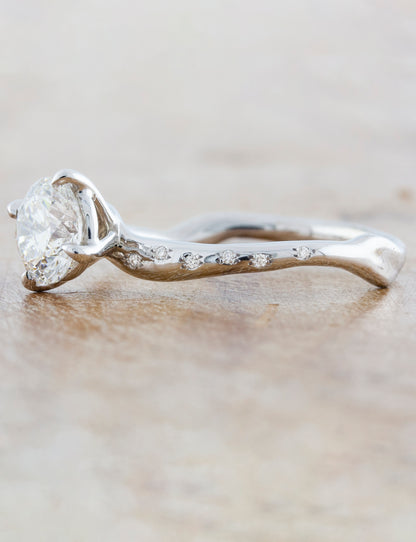 caption:Engagement ring side view