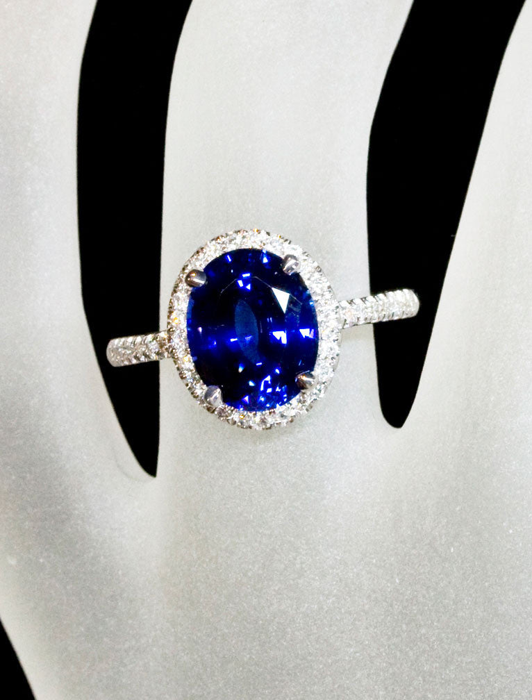 Beautiful Vintage Oval Checkerboard Cut Tanzanite halo ring Size saving 8.