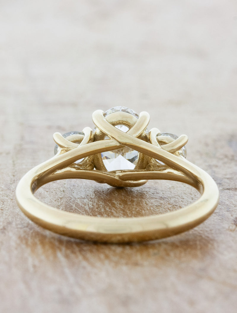 Hetty Oval - Natural Diamonds