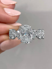 caption:Shown with 2.5 carat oval diamond center stone