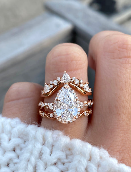 Nolah: Pear Shaped Diamond in Rose Gold Twisted Band