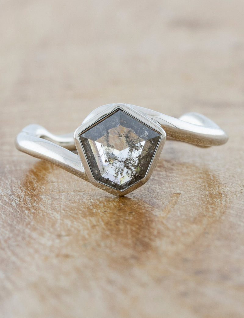 caption:Shown with 1.18ct grey hexagon diamond in platinum