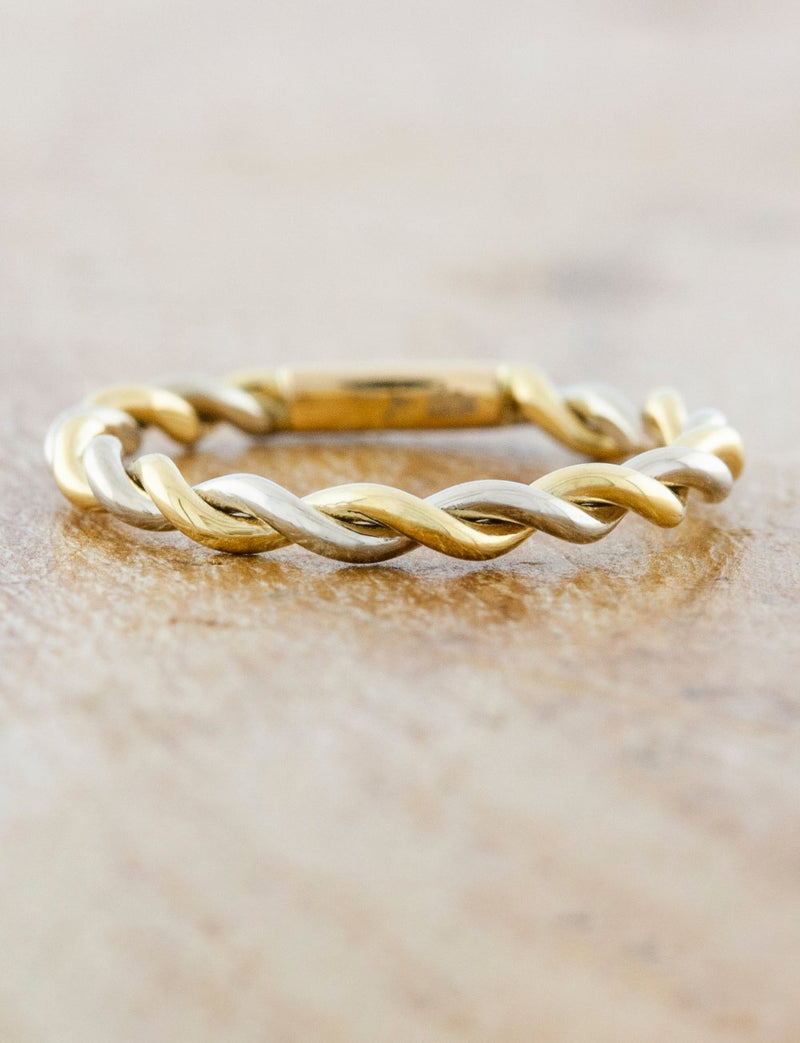 caption:Custom version with alternating yellow gold and platinum