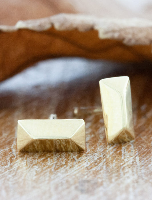 caption:Shown in 14k yellow gold