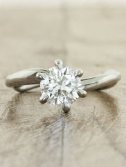 Unique engagement ring - Aurora 6-prong;caption:1.00ct. Round Diamond Platinum