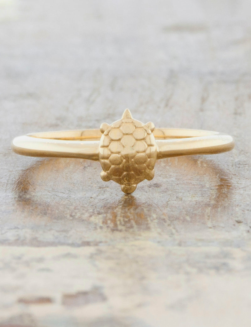 caption:Shown in 14k yellow gold