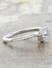 Intricate Wedding Ring with Round Diamond Clusters 