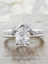Intricate Wedding Ring with Round Diamond Clusters 