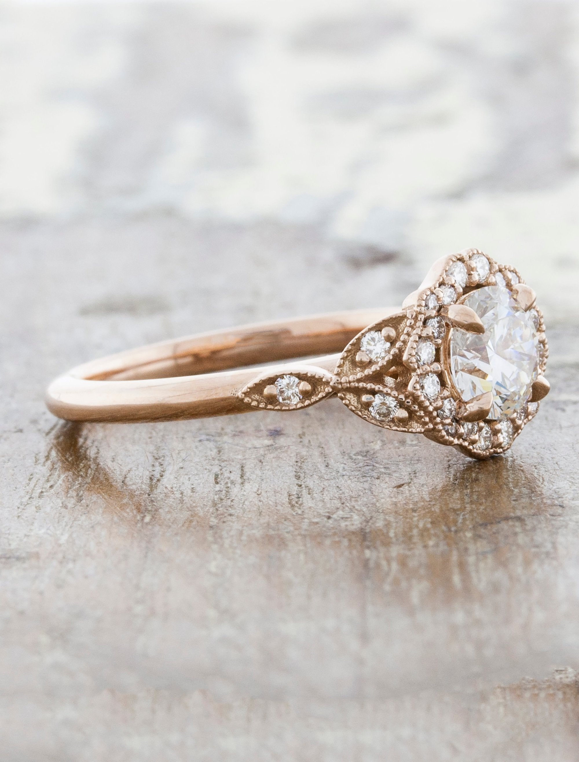 Round Vintage Engagement Rings