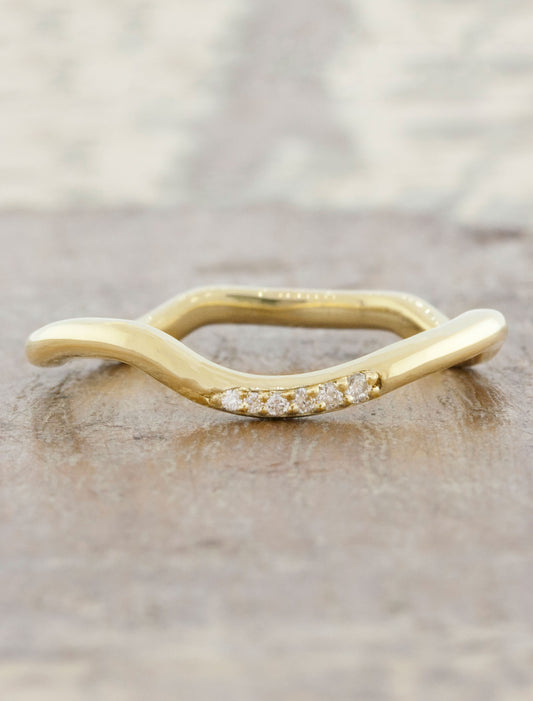 caption:Shown in 14k yellow gold