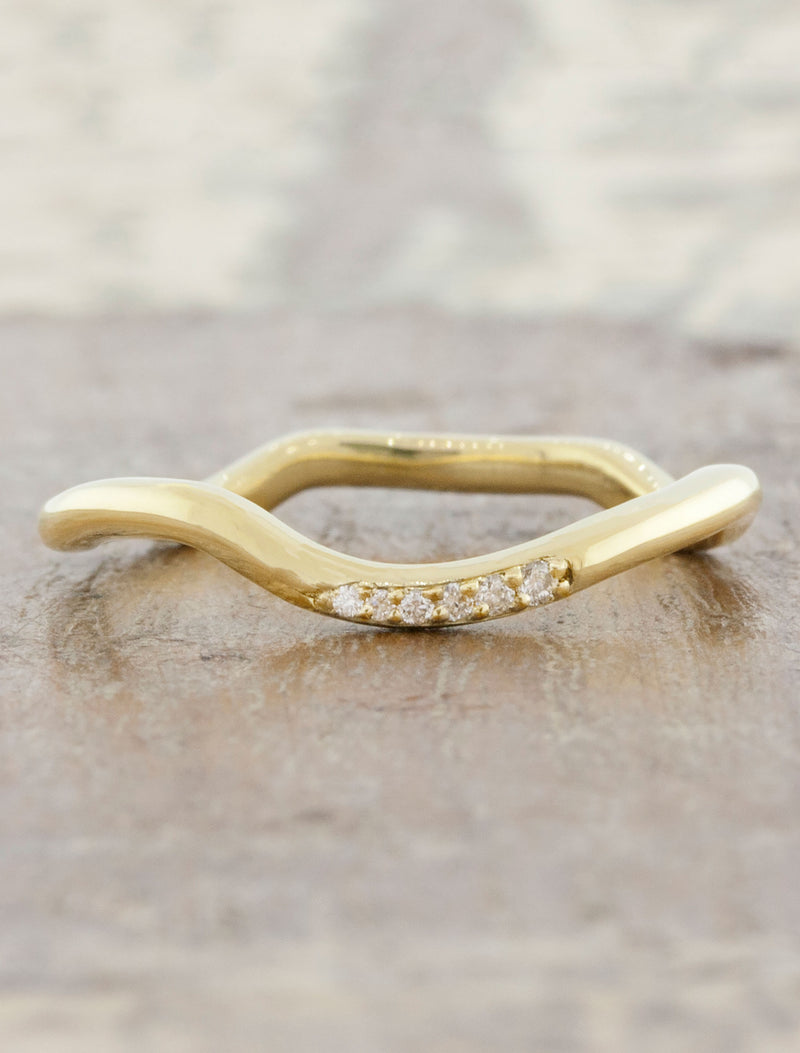 caption:Shown in 14k yellow gold