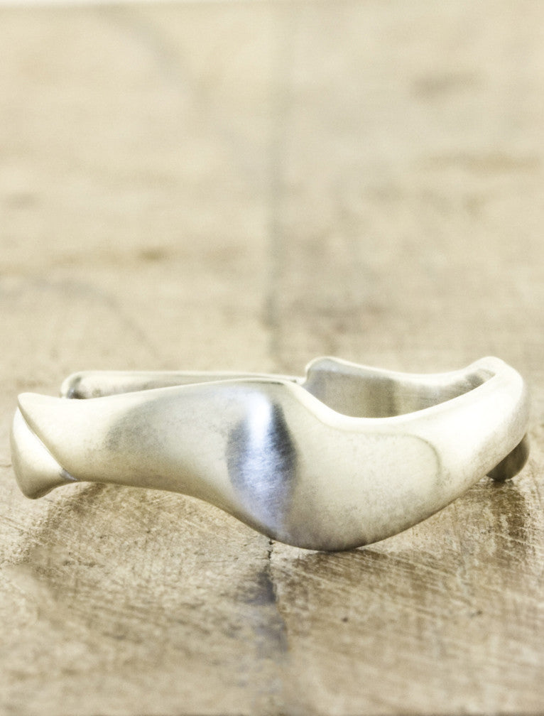 caption:Shown in smooth texture. Satin finish.