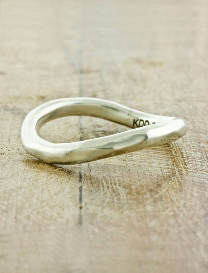 caption:Shown in platinum