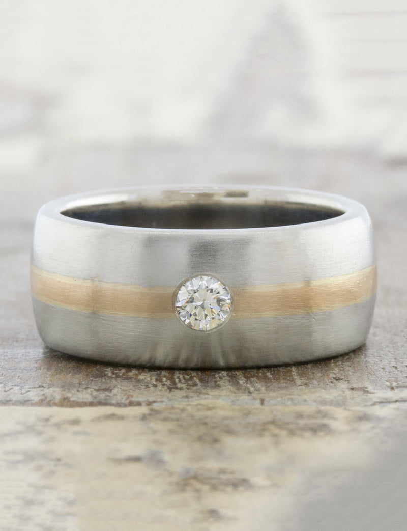 caption:Customized with round diamond center stone