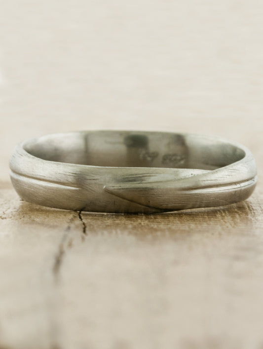 caption:Shown in 14k white gold