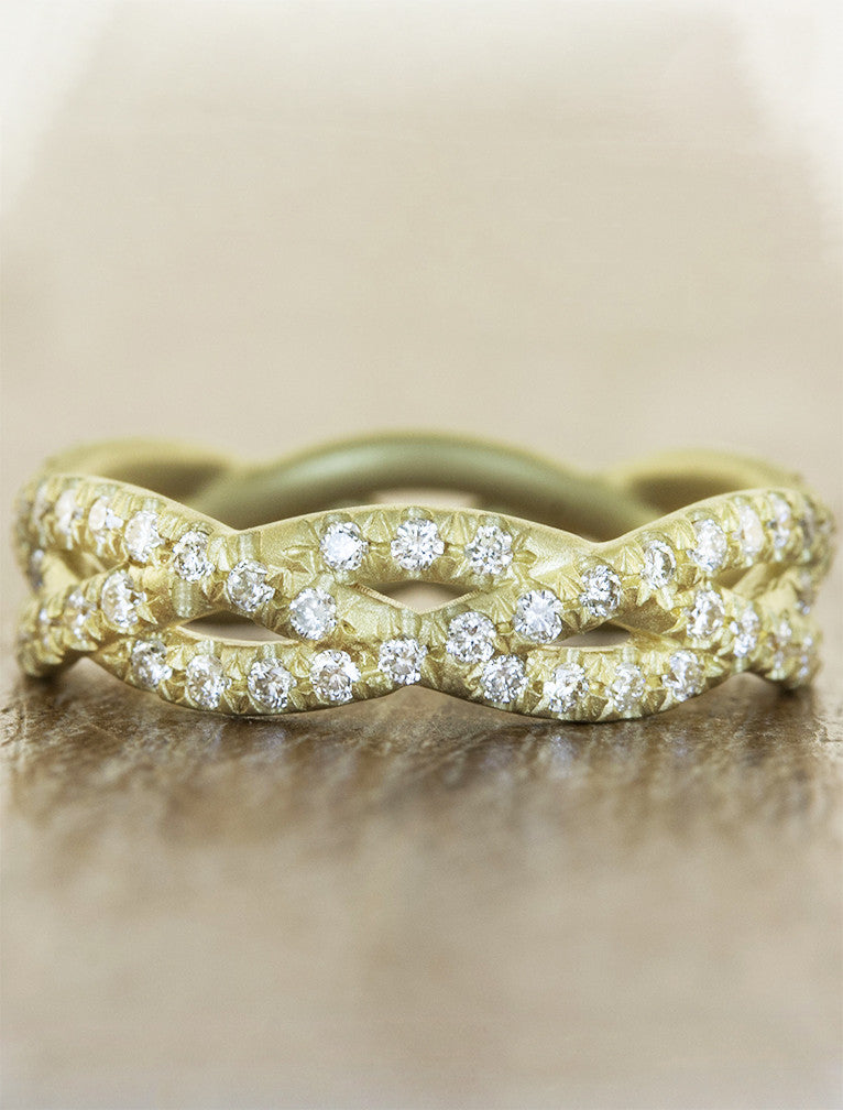 caption:Shown in yellow gold