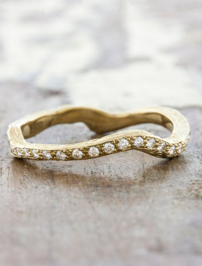 caption:Shown in yellow gold