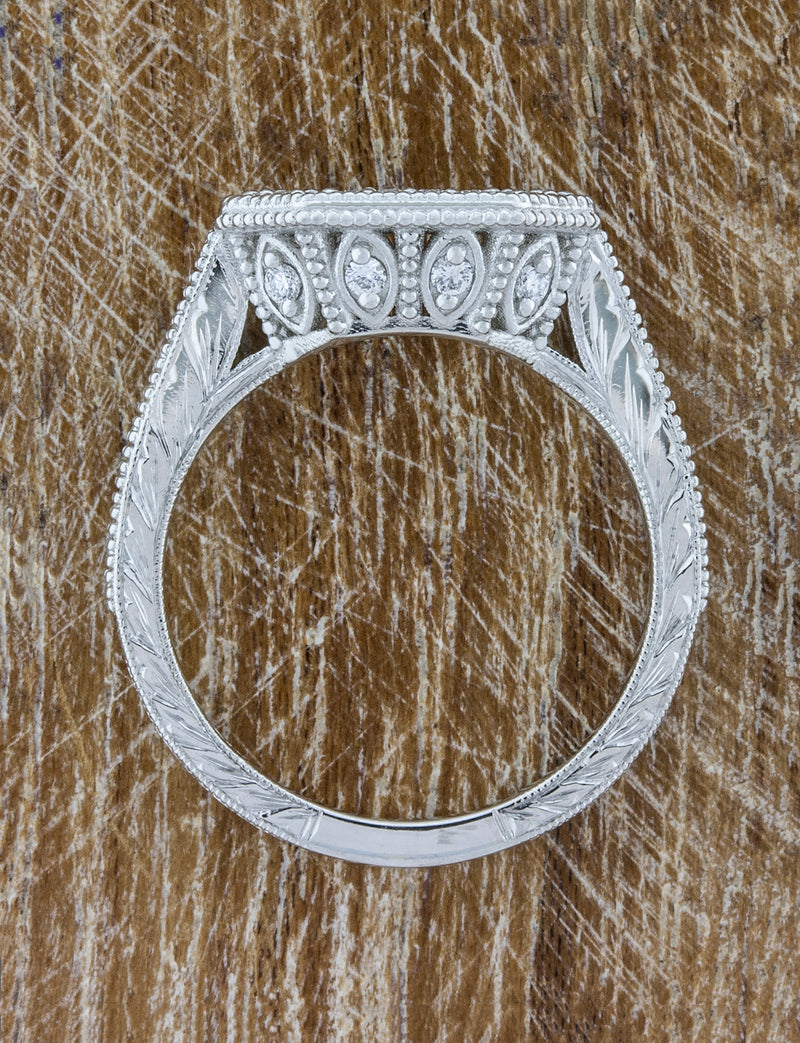 caption:Here is the engagement ring that the Marilyn complements