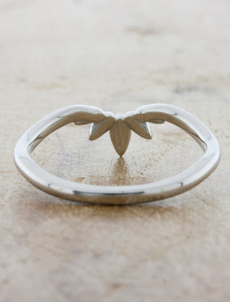 Nature Inspired Leaf Detail Wedding Ring