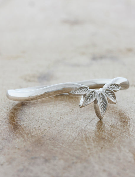 Nature Inspired Leaf Detail Wedding Ring
