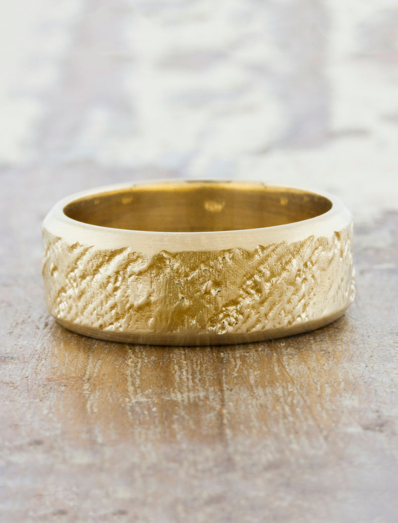 caption:Shown in 14k yellow gold