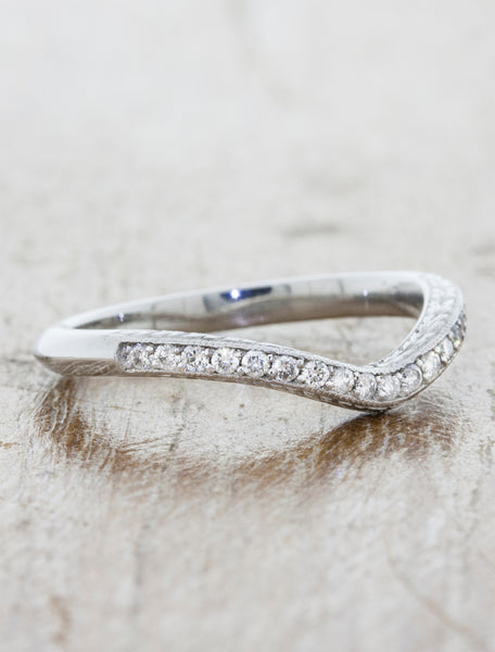 Vintage Inspired V-Shaped Hand Engraved Wedding Ring with Diamonds