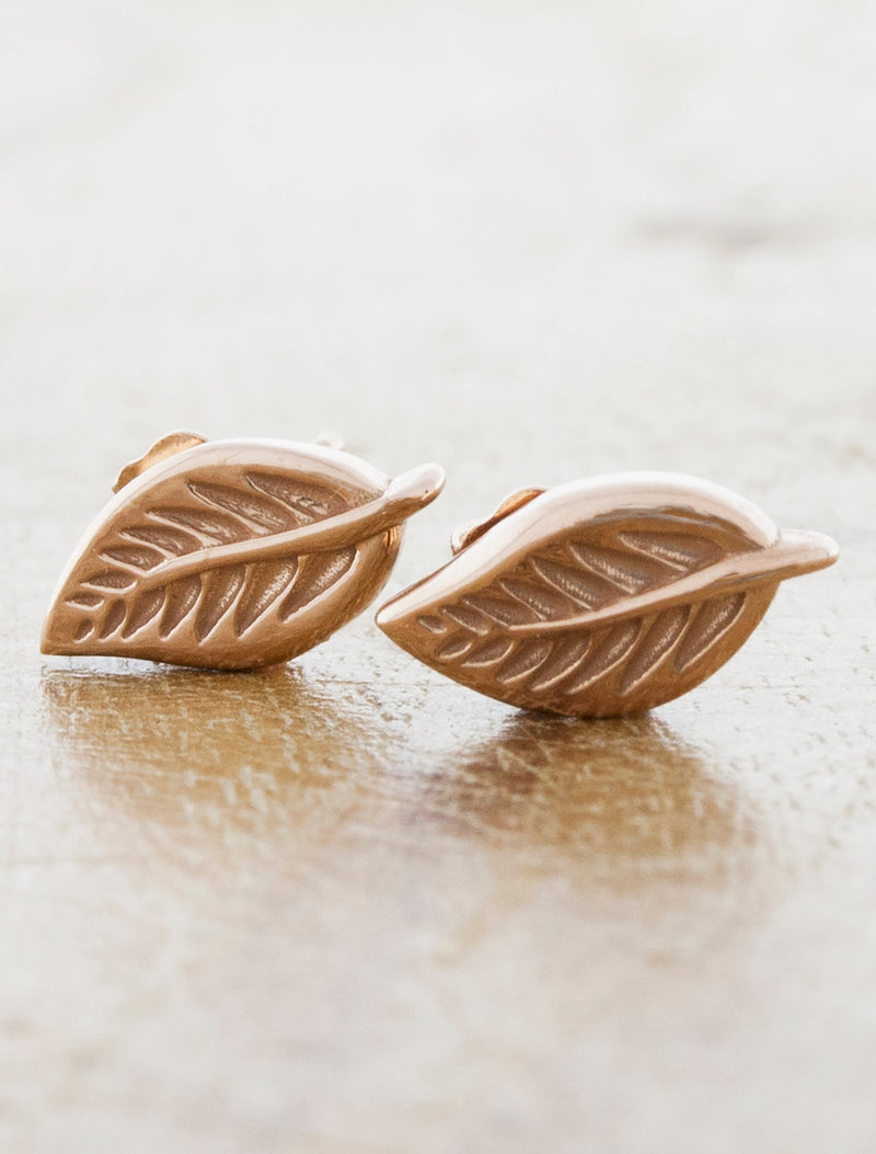 caption:Large size, no diamonds in 14k rose gold