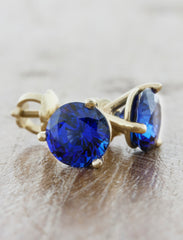 caption:Customized with blue sapphire