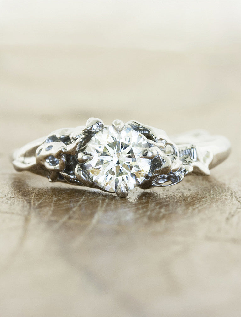 caption:Shown with 0.5ct round diamond in platinum