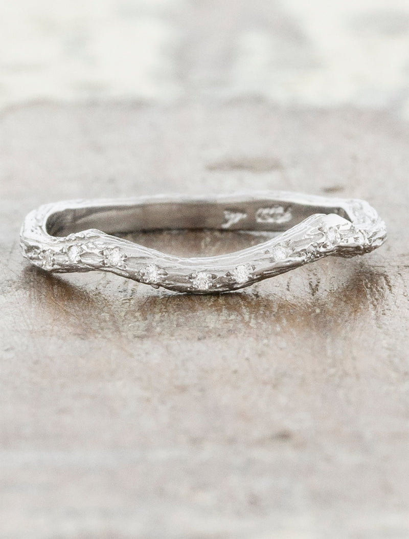 caption:Shown in platinum with diamonds