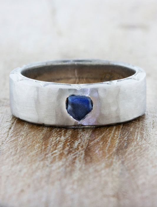 caption:Shown in 14k white gold