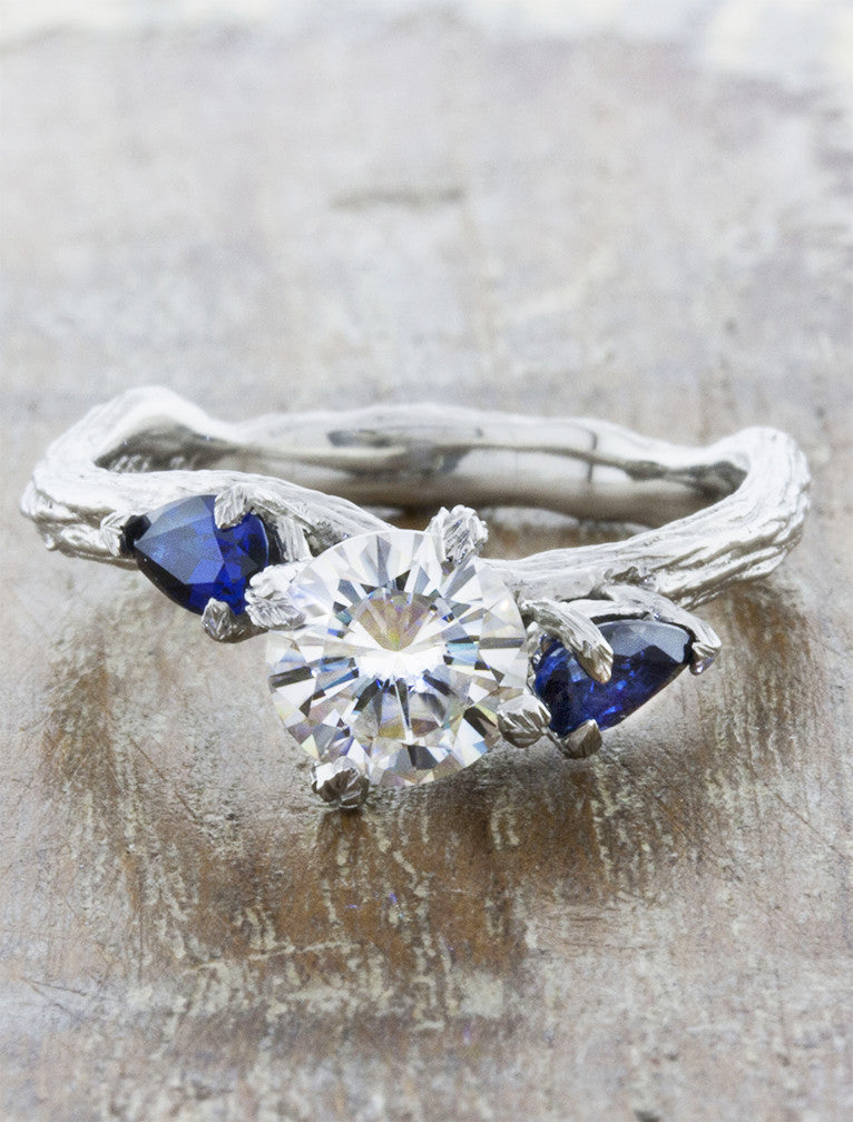 caption:Shown with 0.90ct round diamond in platinum
