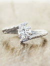 caption:Shown with 0.75ct round diamond in platinum