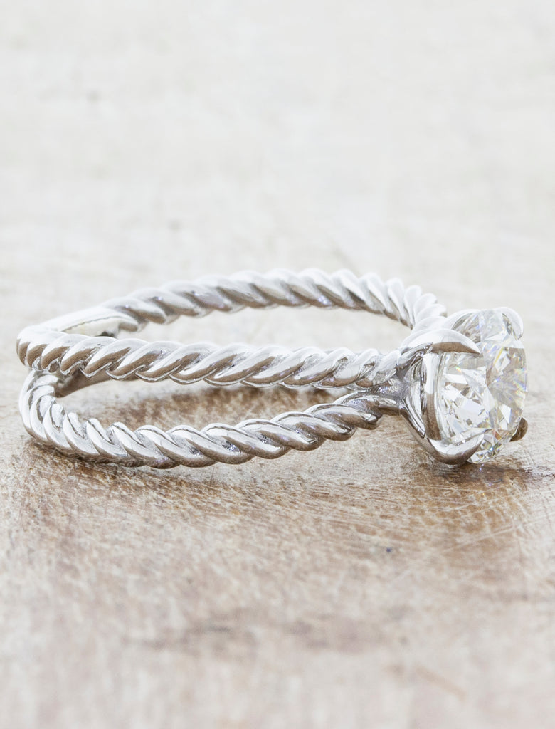 Round Diamond in a Rope Band 