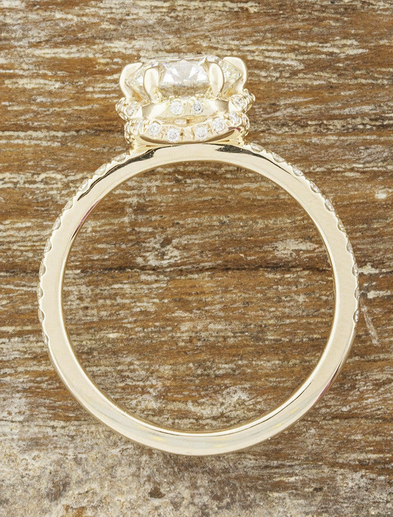 crown setting round diamond ring